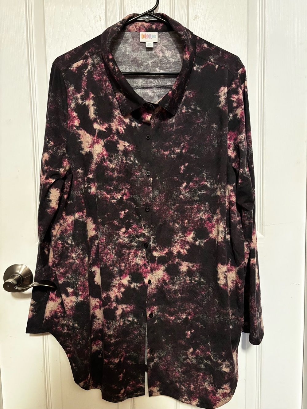 Lularoe Like New 2XL Valentina Button Long Sleeve Shirt Shades of Purple Black
